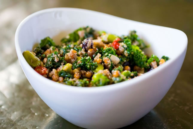 Ensalada de Kale y garbanzos tostados